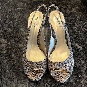 Guess Size 7-1/2 Women’s Snakeskin Heels